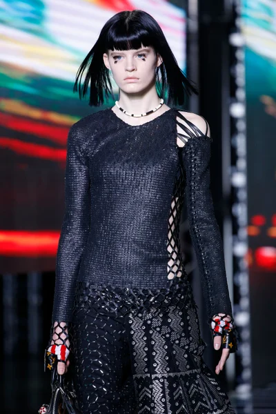 Look 12